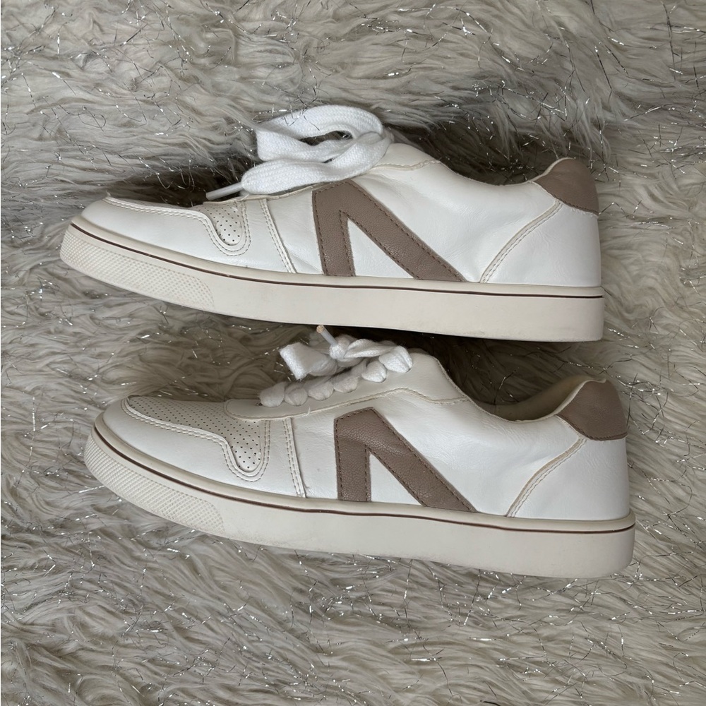 MIA White and Tan Casual Women’s  Krew WCE Malta Sneakers Size 7